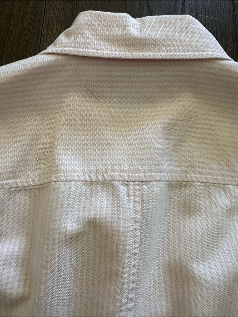 Vineyard Vines Women’s Light Pink Pinstripe Button-Down Oxford Shirt - Picture 7 of 8